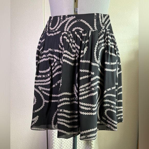 Banana Republic Silk Swing Skirt size 12 with sequin illusion - Picture 2 of 5